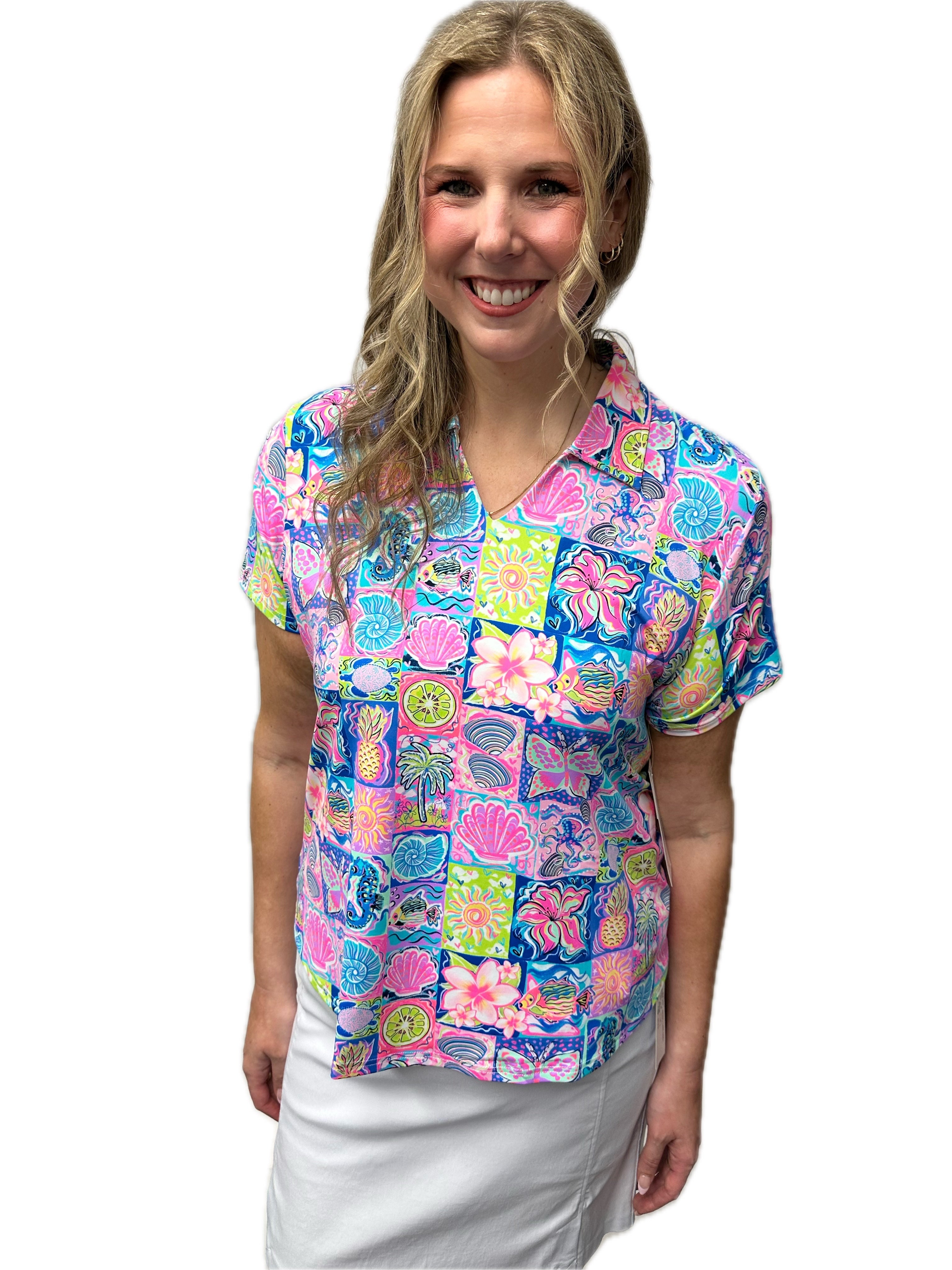 Lulu-B Women's Floral and Shell Print V Neck Short Sleeved Shirt