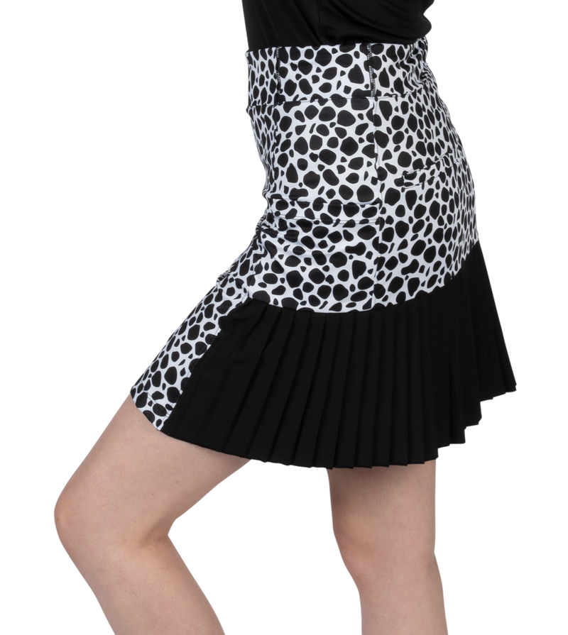 NANCY LOPEZ Flirty Lux Print Knit Pull On SKORT -Black/White Print